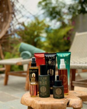 Doretta Papadimitriou Instagram - 🏖️☀️🔥 Super Hot Summer Giveaway 🔥☀️🏖️

🌟ΕΛΗΞΕ!!
ΝΙΚΗΤΡΙΑ Η @elenikoraki !!!🌟

Τώρα που γνώρισα αυτόν τον πανέμορφο τόπο ,χαίρομαι διπλά γι αυτό το δώρο!!!

Ειστε έτοιμοι για ενα ταξίδι στο Μπαλί;
Μαζί με τη La Vie en Rose χαρίζουμε σε 1 τυχερό νικητή  ένα αξέχαστο ταξίδι στο Μπαλί 🏝️✈️
11 μαγικες ημέρες, όλα τακτοποιημένα κι όλα εντελώς δωρεάν! 

Πώς να συμμετέχεις:

1. ➡️ Κάνε Follow @katsafadou 
2. ➡️ Κάνε Follow @lavieenrose_gr 
3. ➡️ Κάνε Follow @dorettapapadimitriou_official 

Τόσο απλά! 😉

GOOD LUCK!!!🌟🌟🌟🌟🌟

**Ο διαγωνισμός λήγει στις 24/08**. Οι νικητές θα ανακοινωθούν **ΜΟΝΟ στο προφίλ μου** και θα γραφτούν κάτω από αυτό το post.

✨ Καλή επιτυχία σε όλους! ✨

*Αναχώρηση 20/10 ( η ημερομηνία αναχώρησης είναι συγκεκριμένη και δεν μπορεί να αλλάξει)

#ad #advertising 

**Όροι & Προϋποθέσεις:**
- Ανοιχτό μόνο για κατοίκους Ελλάδας
- Πρέπει να είστε 18 ετών και άνω για να συμμετάσχετε.
- Ο διαγωνισμός δεν χρηματοδοτείται, υποστηρίζεται, διαχειρίζεται ή συνδέεται με το Instagram.
- Ο νικητής πρέπει να απαντήσει εντός 48 ωρών για να διεκδικήσει το έπαθλο, διαφορετικά θα επιλεγεί νέος νικητής.
- Το έπαθλο δεν μεταβιβάζεται και δεν υπάρχει δυνατότητα ανταλλαγής με μετρητά.

*Αποποίηση ευθυνών: Αυτός ο διαγωνισμός δεν χρηματοδοτείται, δεν υποστηρίζεται, δεν διαχειρίζεται, ούτε συνδέεται με το Instagram.*
