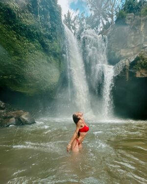 Doretta Papadimitriou Instagram - Το ζήσαμε στους καταρράκτες🌴
#bali #waterfalls
