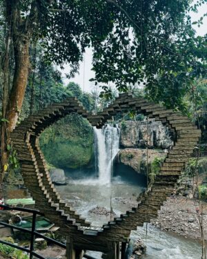 Doretta Papadimitriou Instagram - Το ζήσαμε στους καταρράκτες🌴
#bali #waterfalls