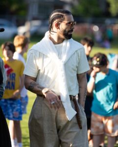 Actor Drake HD Instagram Photos and Wallpapers August 2024