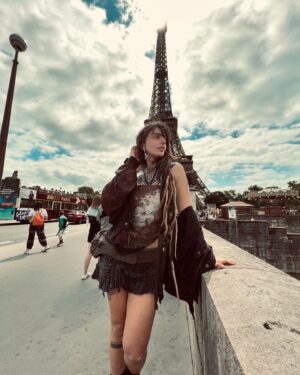 Dread Hot Instagram - Vai pra última foto 😏
Essa é a minha forma de homenagear Paris 🇫🇷
Do meu jeitinho né ✨
Posso ver sua baguette? 🤣🫶🏻

#explorar #criadoradeconteudo #paris #olimpiadas #tbt #ferias #viagem #france #dread #modelo #torreeiffel