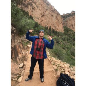 Drew Carey Instagram - Short hike at the Grand Canyon yesterday - 1.5 miles down then back up :)