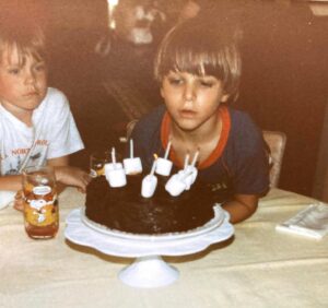 Drew Lachey Instagram - Thank you to everyone for all of the birthday wishes! I’m looking forward to spending another amazing year with all of you. 🎉🥳

I thought I’d share a festive #tbt for the occasion… not much has changed if you ask me.