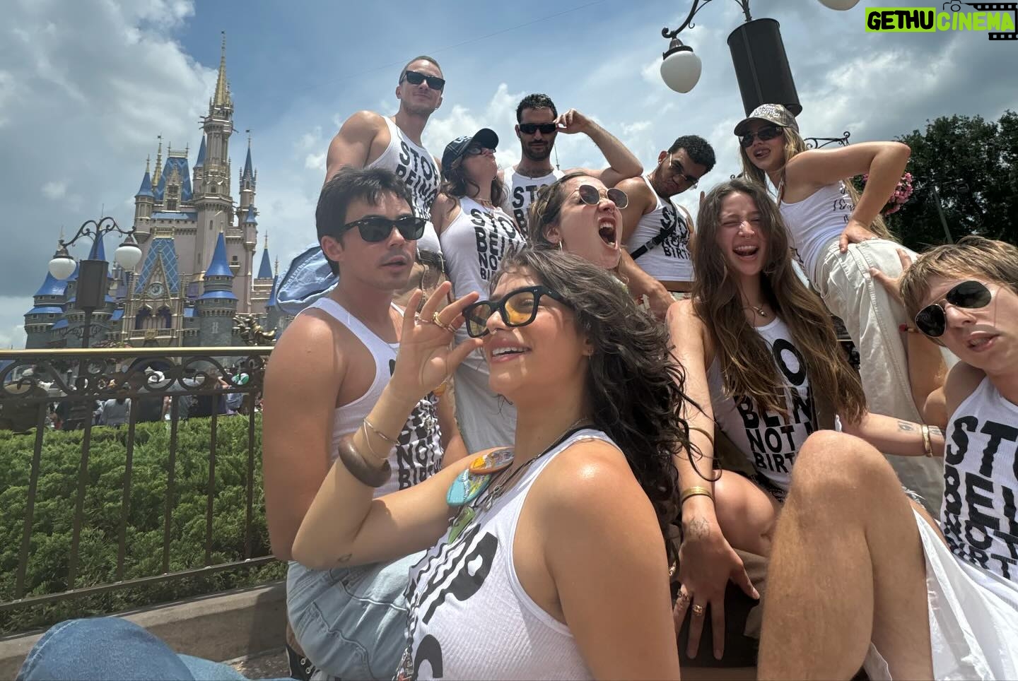 Drew Starkey - 675.1K Likes - Fichwa! Fellow. Thanks @waltdisneyworld @disneyparks 🐭