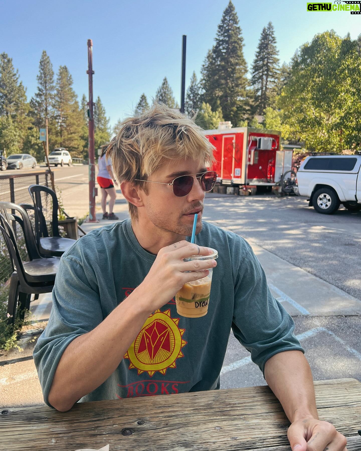 Drew Van Acker - 25.9K Likes - ♾️♾️♾️