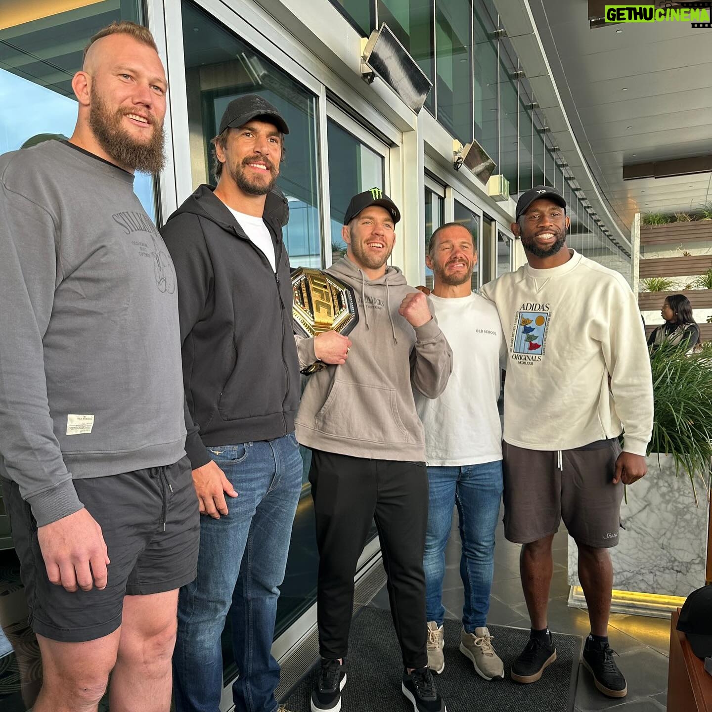 Dricus Du Plessis - 106.4K Likes - What an absolute honour and privilege to be a Saffa!
Thank you @bokrugby for the support and wishes, let’s go show the world what we know.
Massive shoutout to @crownperth for facilitating all of this and thank you @bobbyvanjaarsveld @ricusnel @joblack8 julle is ysters. #mannedisnvoorreg🇿🇦 #ufc305perth