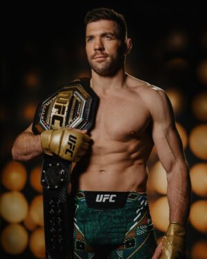 Dricus Du Plessis Instagram - Green & Gold the colours of champions 🇿🇦👑
#ufc305 #stillknocks