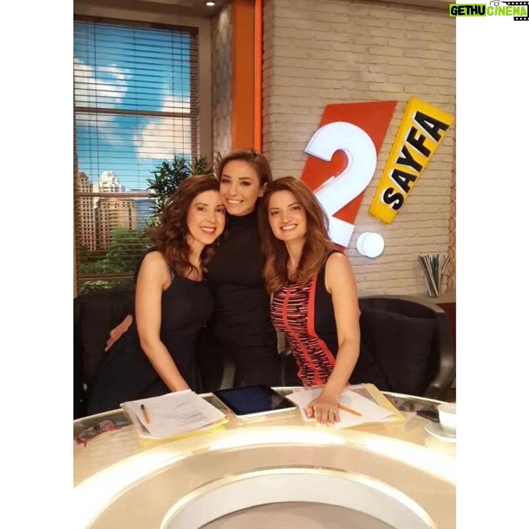 Duygu Çetinkaya - 3 Likes - Gülümse çekiyorum....