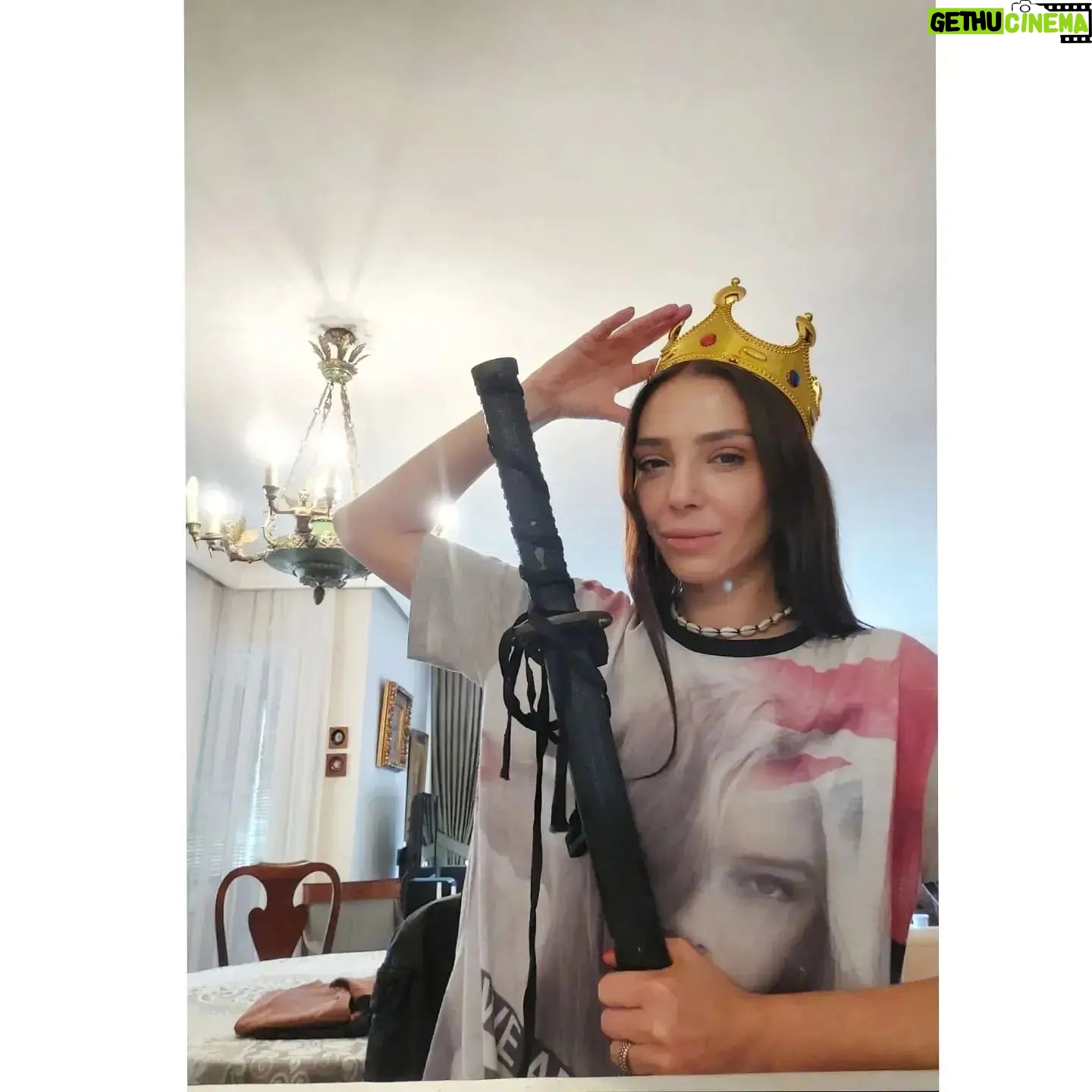 Duygu Çetinkaya - 3 Likes - Büyük balonların eceli, küçük iğnelerdir.