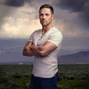Dylan Bruce Instagram - This is about as clean as Bobo’s gonna look this season on @nbcmidnighttexas 10/26 9pm on @nbc
