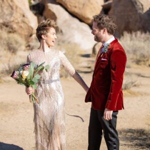 Dylan Saunders Instagram - How you see and experience the world is how I always want to live. If we don’t get to know what lies ahead, I’m damn glad we get to do it together. Writing the end of 2020 will forever include: a freezing desert, a spot of magic, and my never-ending love for you @shabrooks. Cheers baby.

Thanks for making me feel like a million bucks @bonobos, and for my favorite photos of all time @b_rockstone.🌳 🍾