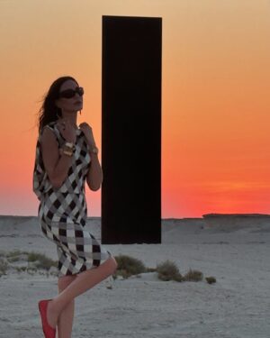 Ece Sükan Instagram - East-West / West-East 
#RichardSerra 
#Doha