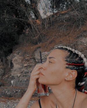 Ecem Özkaya Instagram - sudan sebepler probably :) 🐣🧚🏻‍♀️🧿♥️🎈