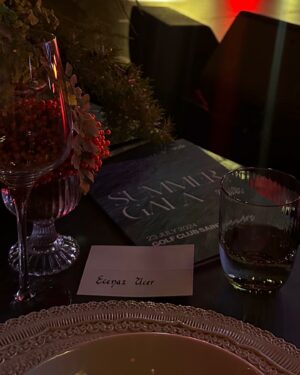 Ecenaz Üçer Instagram - Yaz çok güzel mevsim ama hızlı geçiyor 😅 Temmuza da görüşürüz diyoruz 🥂✨
#reklam