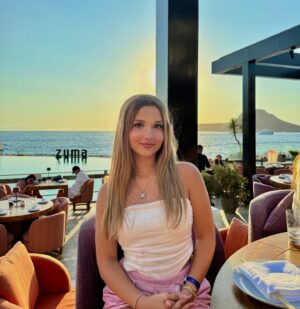 Ecrin Su Çoban Instagram - 💕☀️