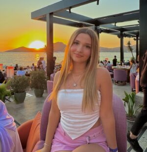 Ecrin Su Çoban Instagram - 💕☀️
