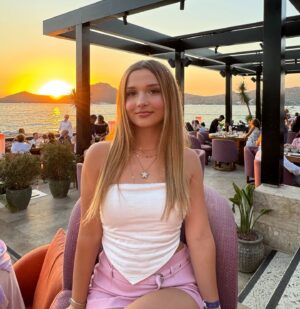 Ecrin Su Çoban Instagram - 💕☀️