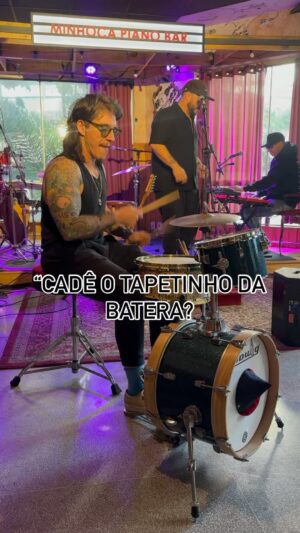 Ed Gama Instagram - O que te espera no baile hoje! @edgama com @abandaquenuncaseviu no @clubedominhoca e o pau  vai torar!!!!!