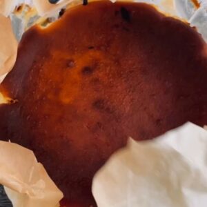 Ed Weeks Instagram - I made basque cheesecake and cheeseburgers because why the shit not
-
📷 @meenad - cheesecake recipe by the incomparable @mollybaz