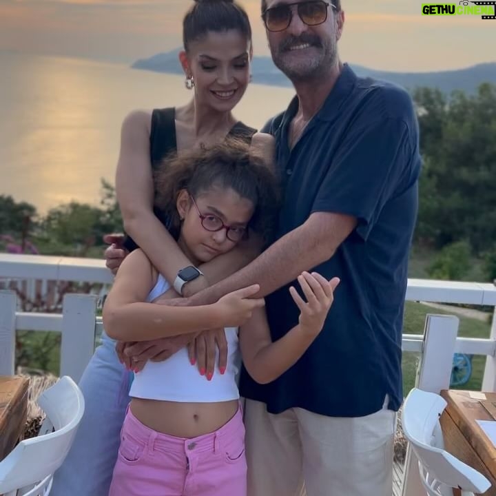 Eda Özerkan - 11.7K Likes - 23.07.2024….❤️ @timuracar
Dostlarla dün gece..🩷🌸
@mrtunlms @nuti.unlms @guvensahli @minee_ymz @bysedacitak @ctkengin @theroofada 🫶🏻🫶🏻🫶🏻🥂
Sonsuz olasılıklarım neler?🍀
#tavsiye