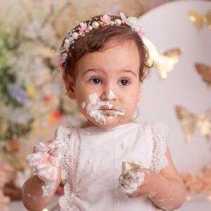 Eden Rodrigues Instagram - Hoje, nossa filha completa 1 ano de vida, e podemos afirmar com absoluta certeza que este foi o ano mais feliz de toda a nossa existência. Agradecemos a Deus, nossa querida filha, por nos escolher. Te amamos imensamente ❤️
Foro by @estudiothaiscastro