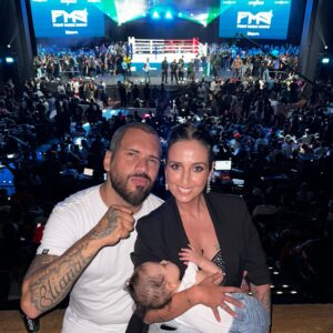 Eden Rodrigues Instagram - Daqui a pouco vai acontecer a luta do século @popofreitas e @bambamoficial. Que Deus cuide de bambam! 🙏🏼