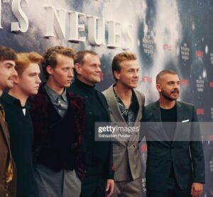 Edin Hasanović Instagram - Deutschland Premiere in Berlin hinter uns. Kinostart vor uns!
Ab MORGEN deutschlandweit in ausgewählten Kinos!
#IMWESTENNICHTSNEUES