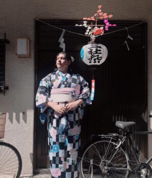 Edo Peltier Instagram - en mi natal japón 
🌸🎏