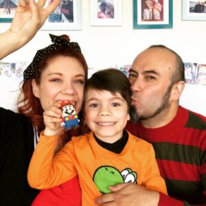 Eduardo 'Lalo' Ibeas Instagram - Ayer estuvo de cumpleaños mi amigo más chico, mi compadre, mi corazón , mi hijo !! Te amo más que el Sol!!! Y feliz aniversario de paternidad @powertefi ❤️❤️😍😍 ya van 5 años en esta linda aventura !!