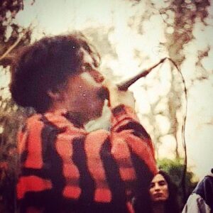 Eduardo 'Lalo' Ibeas Instagram - Cuando era un quinceañero, soñaba con tener una banda, hacer videoclips con historias, hacer locuras en los shows, ser irreverente y tocar para grandes audiencias en todas partes. Todos de esos sueños se cumplieron con creces , en algunos casos, muchísimo mas de lo que había imaginado inicialmente. 

Hoy 30 años después, estamos bajando el telón por primera vez, no me queda mas que agradecer a cada uno de los técnicos y músicos invitados que fueron parte y ayudaron a hacer posible esta linda aventura, tambien a la inmensa comunidad marrana que se siente parte de esta bonita magia. 

Si bien toda despedida tiene su lado triste y nostálgico, tambien abre las puertas a nuevos horizontes, desafíos y  sueños por cumplir. No lo siento como un cierre total final, sino como el fin de una temporada. Aunque, aun falta la mejor parte, la despedida....en la gira "Voy y Vuelvo", Nos vemos Ahi.

PD: La única muerte es el olvido, si a futuro escuchan que gritan " Viva Chile Mierda", ojalá haya alguien que responda: "¡¡¡Y los Chancho en Piedra!!". Muchas Gracias de todo corazón.
