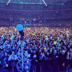 Eduardo 'Lalo' Ibeas Instagram - Y llego el día del final, lo vivido ayer fue increíble, gracias a todos los que hicieron posible el tremendo show de despedida, Músicos, Artistas, técnicos, manager ( mi hermano), productores, y sobretodo a la inmensa convocatoria de la comunidad marrana. Fueron muchas emociones, pero la que mas me gustaría profundizar es la gratitud, no tengo palabras para tanto cariño recibido, los extrañare a todos y cada uno de ustedes, sin lugar a dudas, fueron los mejores años de nuestras vidas, y creo firmemente que Todos hicimos que Chancho en Piedra fuera algo mas grande que sus propios integrantes, es una entidad que puede seguir viva, incluso sin nosotros activamente tocando. 

	Como dije en el show, la única muerte es el olvido, yo nunca los olvidare y espero que ustedes tampoco a nosotros. 

	Fue un Honor y Privilegio estar en cada uno de esos escenarios por casi 30 años. Los quiero , y confiemos que el tiempo será mejor…….Triste no estaré…. 

#chanchoenpiedra #chep

@feloilabaca @tonostark @cfunk @jpibeas @leidkeys @panchogmusic @mari0_hugo @delgritoaleco
