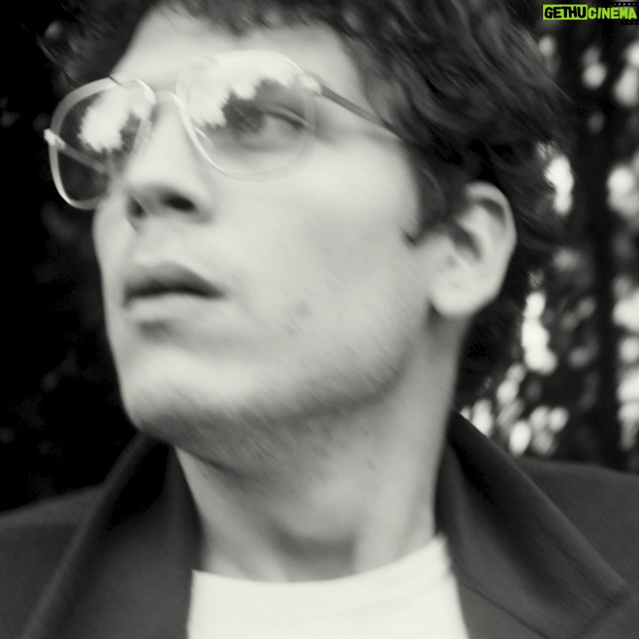 Eduardo Valdarnini - 8.1K Likes - Per ICON di Novembre, un grazie speciale @iconmagazine.it Photo: @vanina_sorrenti Styling: @robertrabensteiner Wearing: @fendi @dior Video: @gooooooooooooooooooooofy Text: valentina della seta