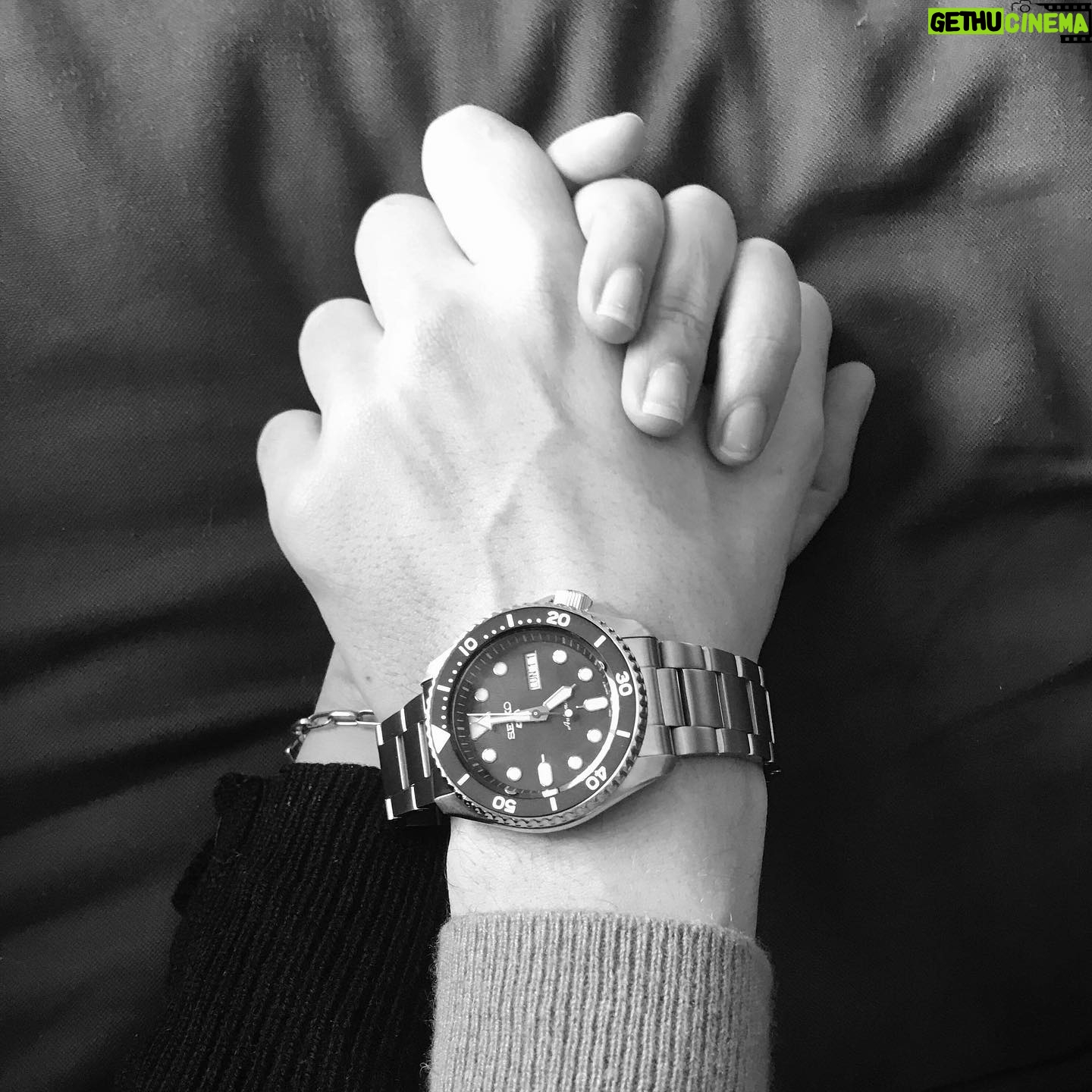 Eduardo Valdarnini - 2.6K Likes - “Stare con te o non stare con te è la misura del mio tempo” (J.L.B.) #seiko5Sports
#showyourstyle
#suppliedbySEIKOItalia