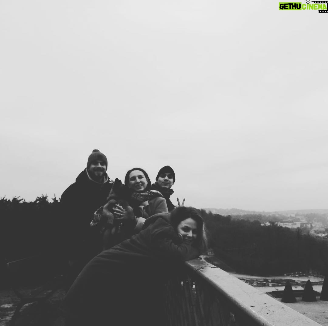 Eduardo Valdarnini - 1.4K Likes - Famiglia allargata.
