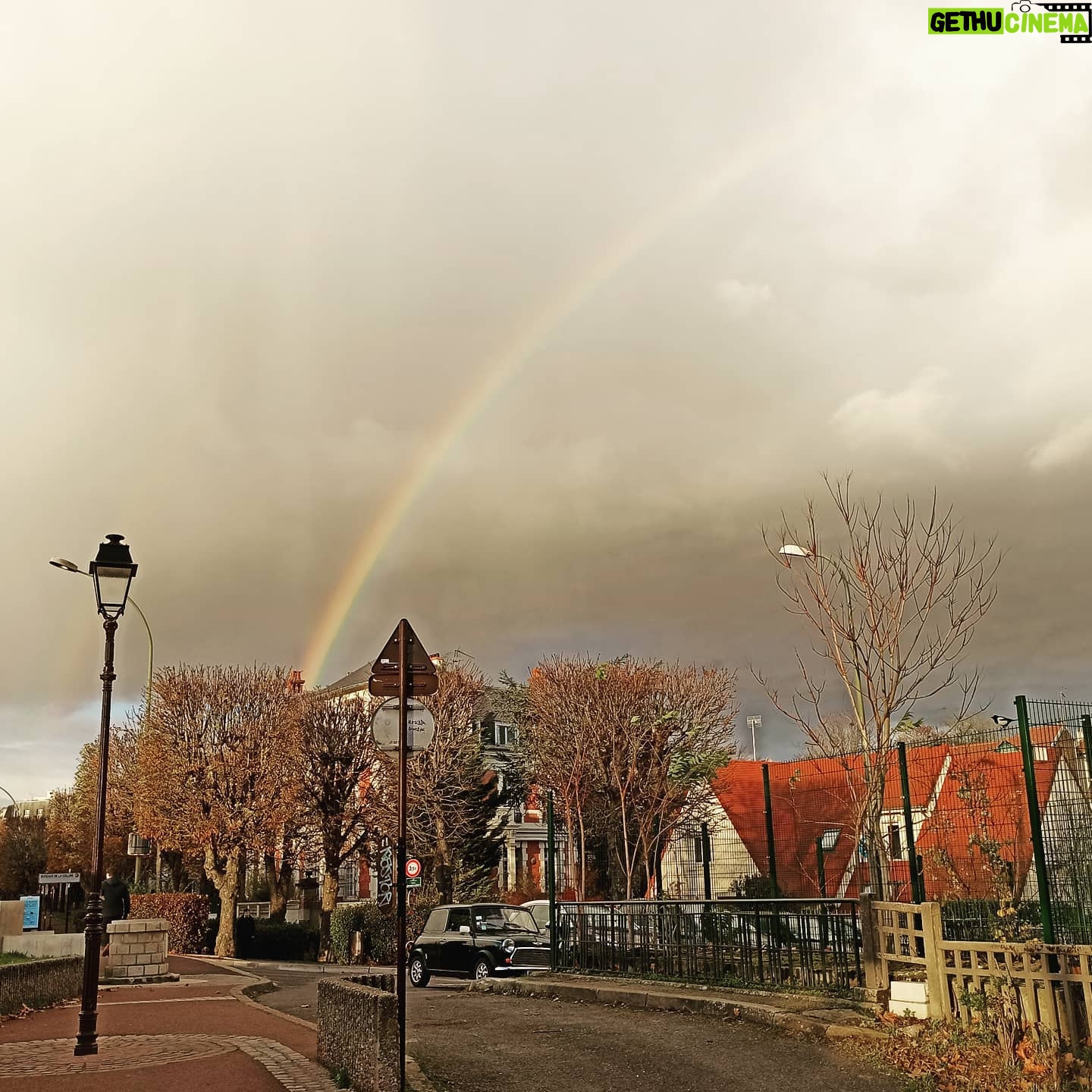 Eduardo Valdarnini - 2.7K Likes - Un arcobaleno che dura un quarto d’ora non lo si guarda più.
