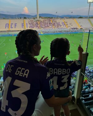 Edurne Instagram - Siempre contigo @d_degeaofficial Te queremos muchisimo!!💜⚜️💜