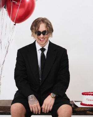 Egor Bulatkin Instagram - FOREVER <30 

happy bday 2 me 🖤