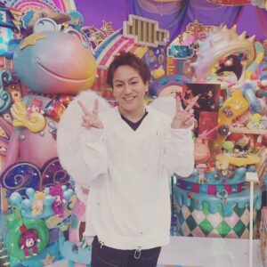 Eiko Kano Instagram - まもなく、アメトークで『L'Arc〜en〜Ciel芸人』。。
同じ時を奏でようぜ。。
