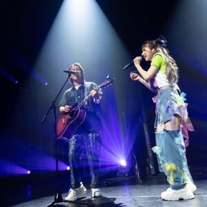Eiko Kano Instagram - 後藤真希ちゃんのLIVEにゲストに呼んで頂きました。ゴマキちゃん、ファンの皆様、ありがとうございました♪プレゼントも最高に嬉しかったです✨