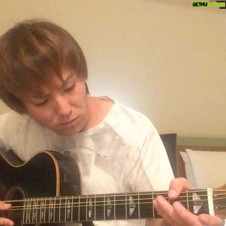 Eiko Kano - 14.1K Likes - 今の方がギター上手いね。。
この頃は雑。。
タララン♩のところ、焦りすぎ!