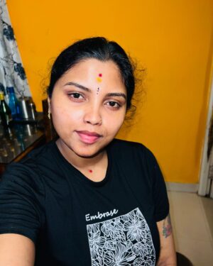 Elakkiya Instagram - பொறுமை ஒருபொழுதும் தோற்பதில்லை.
பொறாமை ஒருபொழுதும் ஜெயிப்பதில்லை.

#elakkiya#babydog#love#home#god#omsaibaba#omsairam🙏#dreamscometrue#lovemyself#enjoy#2024#loveyouall#goodvibes#avoid#negativpeople#newlife#goodway#thankgod