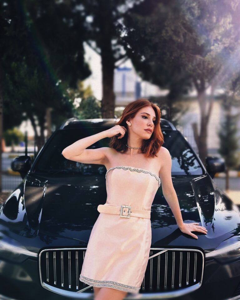 Actress Elçin Sangu HD Instagram Photos and Wallpapers July 2024