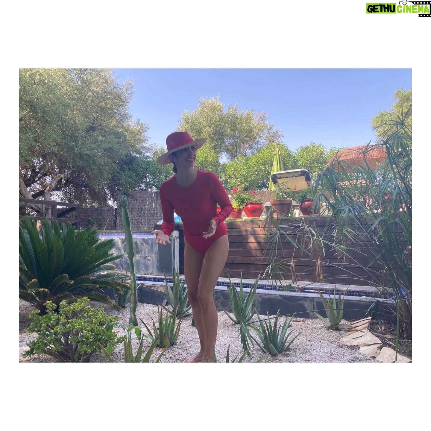 Elena Furiase - 12.1K Likes - V E R A N O de madera, rama y mar š“šāļø
1. Mi @gonzalos.g de mi ā¤ļø
2. El campo š¾
3. Amor de hermanos
4. CabaƱa
5. Mi familia šŖø
6. Amor en otra cabaƱa
7. Por Rafaellaā¤ļøā¤ļøā¤ļø
8. Con Noah, el incansable, en otra cabaƱa šš
9. El mediterrĆ”neoā¦
10. El amor y las buganvillas šŗ
11. Yo siendo otra sombrilla.
12. MƔs mediterrƔneo
13. āLa cueva de los piratasā š“āā ļø
14. MĆ”s familia @nachosiierrra @guillefuri , ātatitaā y Noah.
15. Yo feliz!
16. Los rizos de mi niƱa Nalaš§”
Gracias a Dios šš½ aĆŗn queda verano!!!
Afortunada y agradecida!!šŗš„°
””Bendiciones para ti también!!