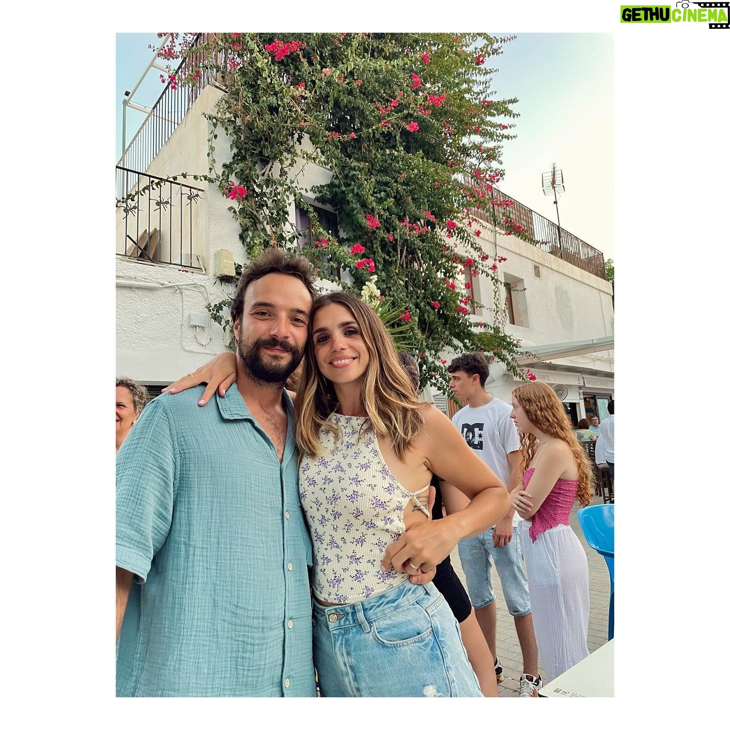 Elena Furiase - 12.1K Likes - V E R A N O de madera, rama y mar š“šāļø
1. Mi @gonzalos.g de mi ā¤ļø
2. El campo š¾
3. Amor de hermanos
4. CabaƱa
5. Mi familia šŖø
6. Amor en otra cabaƱa
7. Por Rafaellaā¤ļøā¤ļøā¤ļø
8. Con Noah, el incansable, en otra cabaƱa šš
9. El mediterrĆ”neoā¦
10. El amor y las buganvillas šŗ
11. Yo siendo otra sombrilla.
12. MƔs mediterrƔneo
13. āLa cueva de los piratasā š“āā ļø
14. MĆ”s familia @nachosiierrra @guillefuri , ātatitaā y Noah.
15. Yo feliz!
16. Los rizos de mi niƱa Nalaš§”
Gracias a Dios šš½ aĆŗn queda verano!!!
Afortunada y agradecida!!šŗš„°
””Bendiciones para ti también!!
