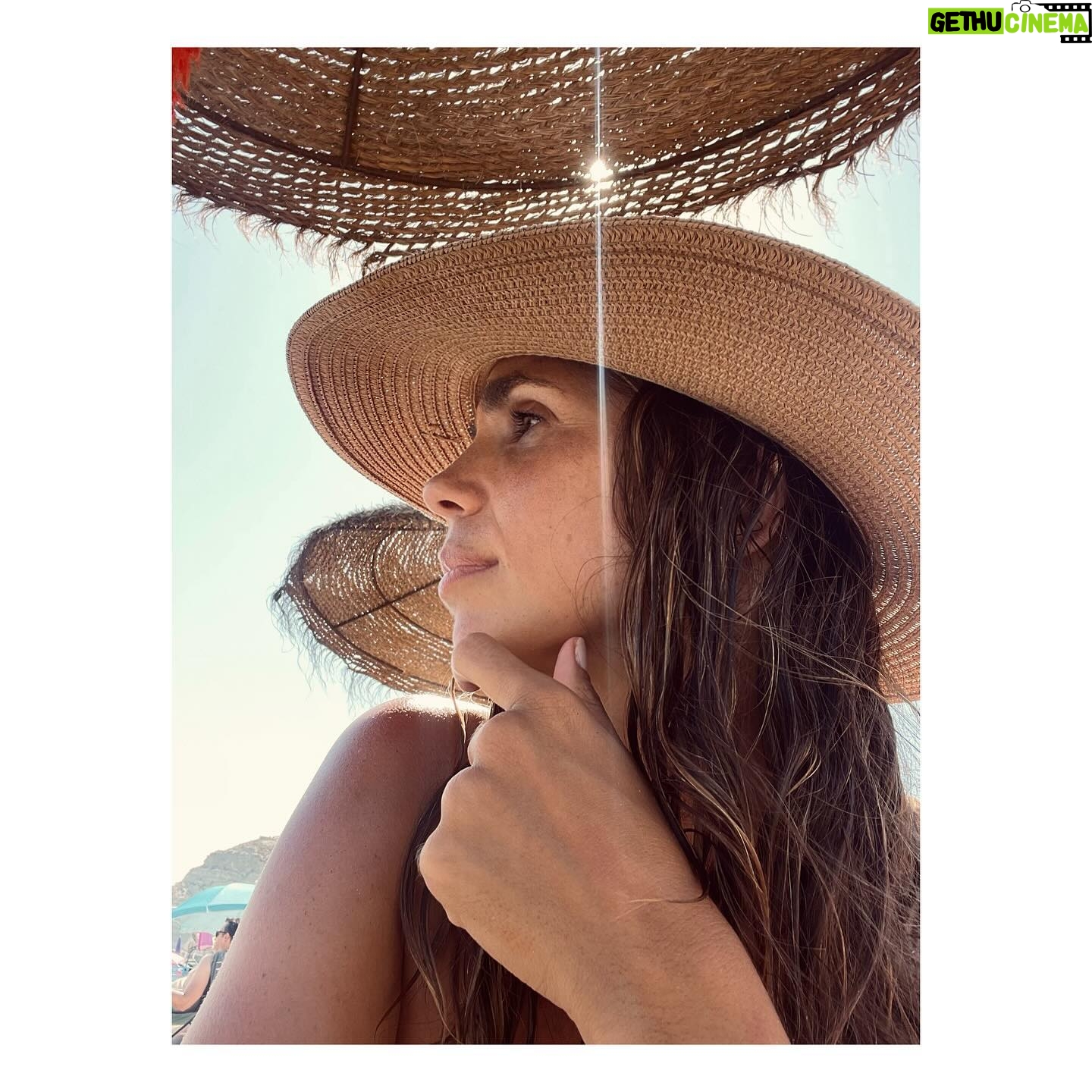 Elena Furiase - 12.1K Likes - V E R A N O de madera, rama y mar š“šāļø
1. Mi @gonzalos.g de mi ā¤ļø
2. El campo š¾
3. Amor de hermanos
4. CabaƱa
5. Mi familia šŖø
6. Amor en otra cabaƱa
7. Por Rafaellaā¤ļøā¤ļøā¤ļø
8. Con Noah, el incansable, en otra cabaƱa šš
9. El mediterrĆ”neoā¦
10. El amor y las buganvillas šŗ
11. Yo siendo otra sombrilla.
12. MƔs mediterrƔneo
13. āLa cueva de los piratasā š“āā ļø
14. MĆ”s familia @nachosiierrra @guillefuri , ātatitaā y Noah.
15. Yo feliz!
16. Los rizos de mi niƱa Nalaš§”
Gracias a Dios šš½ aĆŗn queda verano!!!
Afortunada y agradecida!!šŗš„°
””Bendiciones para ti también!!