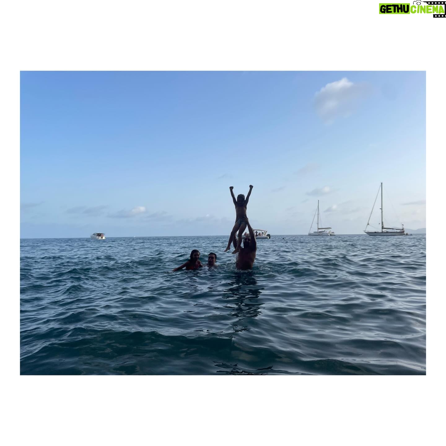 Elena Furiase - 12.1K Likes - V E R A N O de madera, rama y mar š“šāļø
1. Mi @gonzalos.g de mi ā¤ļø
2. El campo š¾
3. Amor de hermanos
4. CabaƱa
5. Mi familia šŖø
6. Amor en otra cabaƱa
7. Por Rafaellaā¤ļøā¤ļøā¤ļø
8. Con Noah, el incansable, en otra cabaƱa šš
9. El mediterrĆ”neoā¦
10. El amor y las buganvillas šŗ
11. Yo siendo otra sombrilla.
12. MƔs mediterrƔneo
13. āLa cueva de los piratasā š“āā ļø
14. MĆ”s familia @nachosiierrra @guillefuri , ātatitaā y Noah.
15. Yo feliz!
16. Los rizos de mi niƱa Nalaš§”
Gracias a Dios šš½ aĆŗn queda verano!!!
Afortunada y agradecida!!šŗš„°
””Bendiciones para ti también!!
