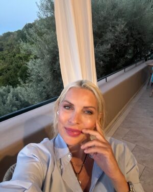 Eleni Menegaki Instagram - Χρόνια πολλά ! #eleni