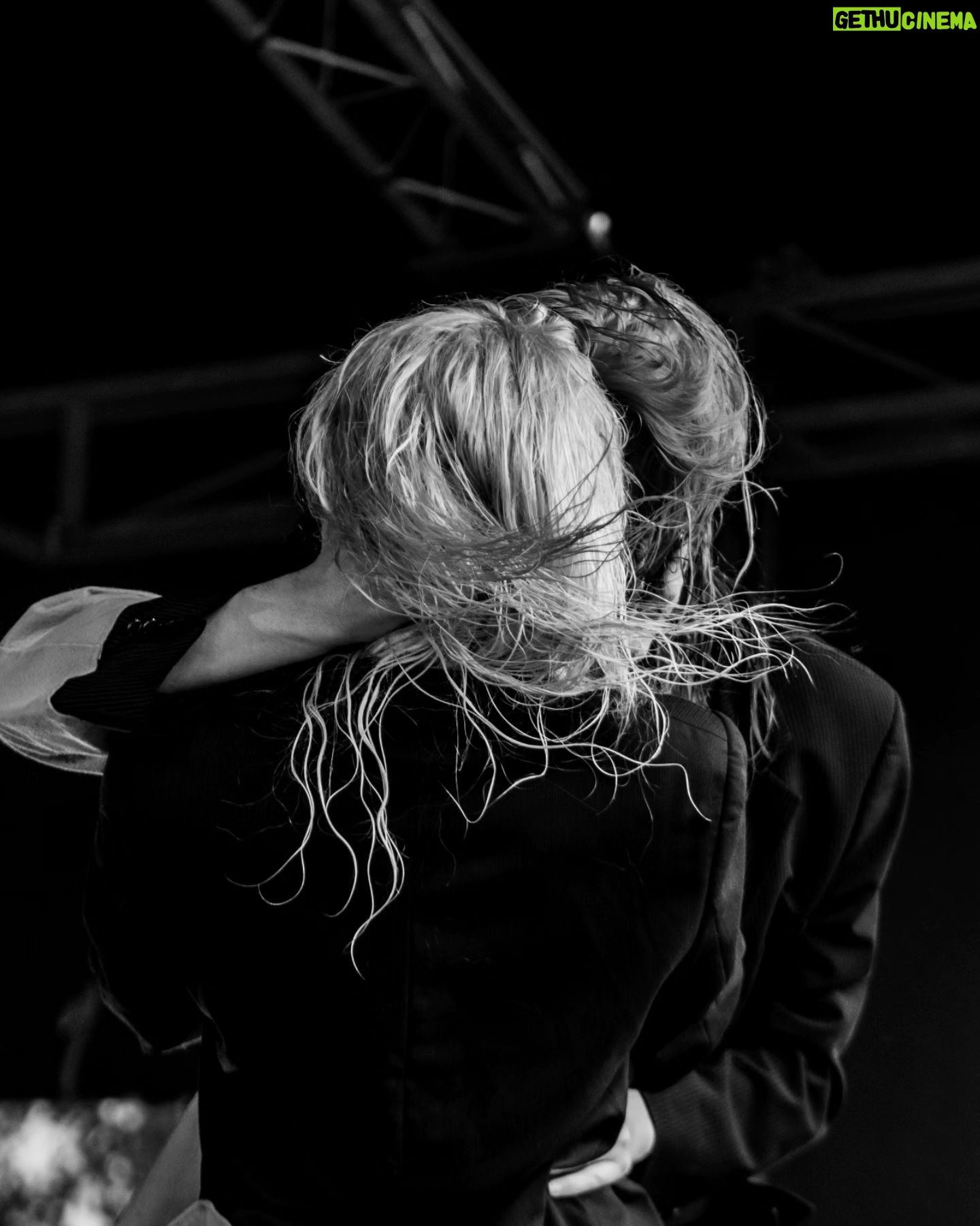 Elips - 5.9K Likes - 🌹Sarah et Stephane 🌹
Retour sur ce duo que nous avons créé ensemble sur la sublime chanson Sarah et Stephane de @kalikamusique 💕
Merci à @__theo_photography__ pour ces sublimes photos 📸❤
#dragshow #drag #show #dragqueer #kalika