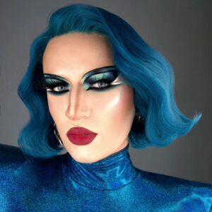 Elips Instagram - 🔥 Viewing Party 🔥
 
Je suis trop heureuse de reprendre cet été les Viewing Party de la saison 2 de @dragrace_france avec @lafamilips et plein d'artistes incroyables ☀️
 
On se retrouve le 1er juillet pour le premier épisode puis tous les vendredis à @labrasserieduportbx à partir de 18h30 ❤
 
Est-ce que vous serez de la partie ?? 😍🔥
 
Pic by @l.mrzo 😘
 
#DragRaceFrance #dragqueer #dragrace #dragracefrancesaison2 #familips #elips #show #dragshow