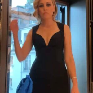 Elizabeth Banks Instagram - Paris, I love you. 🖤💙 Thank you @vogue @louisvuitton and @fondationlv for a beautiful night. Let the games begin..

styling: @erinwalshstyle
dress: @harbison.studio 
tights: @wolford 
bag & shoes: @jimmychoo 
hair: @pauljoneshair 
makeup: @taliasparrowmakeup
jewelry: @grownbrilliance via @megamegaprojects